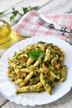 Ispanak ve et ile Penne makarna