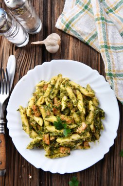 Penne makarna ıspanak ile