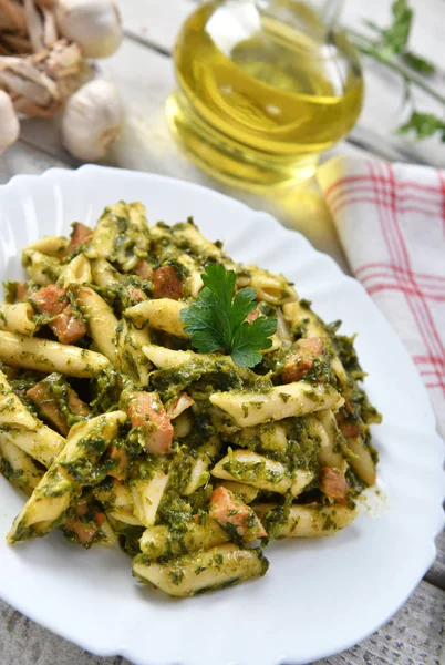 Penne Tészta Spenót Hús — Stock Fotó