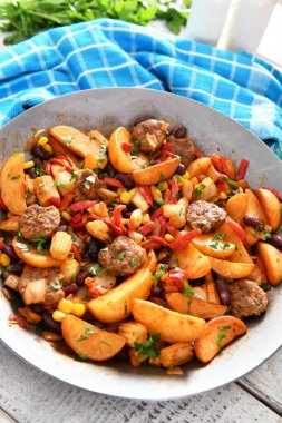 Pan et parçaları ile sebze