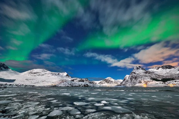 Norveç üzerinde Aurora borealis — Stok fotoğraf