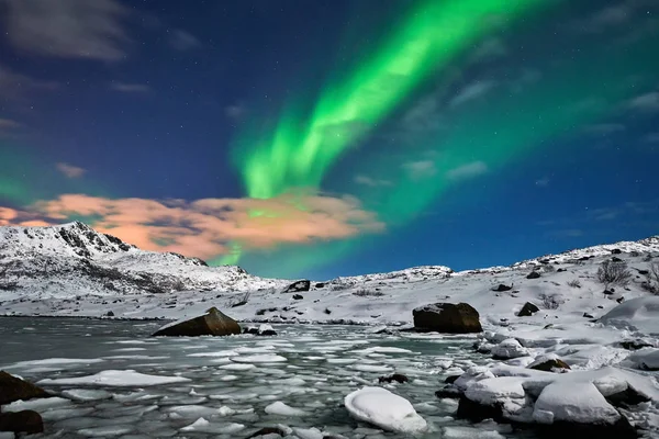 Norveç üzerinde Aurora borealis — Stok fotoğraf