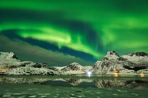 Aurora boreal sobre Noruega — Foto de Stock