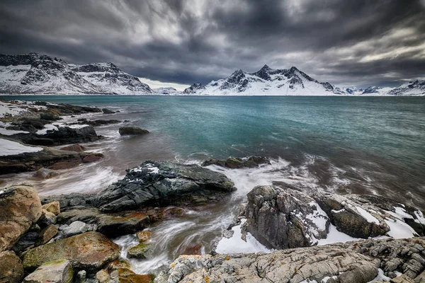 Paisaje invernal de Noruega lofotens — Foto de Stock