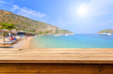 boş tahta masa arkaplanı