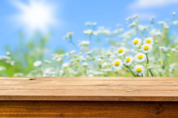 Leerer hölzerner Tisch Hintergrund — Stockfoto