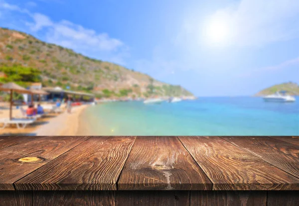 boş tahta masa arkaplanı