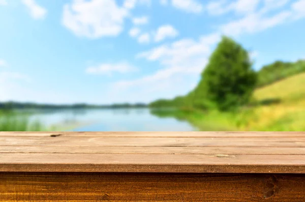 Lege houten tafel achtergrond — Stockfoto