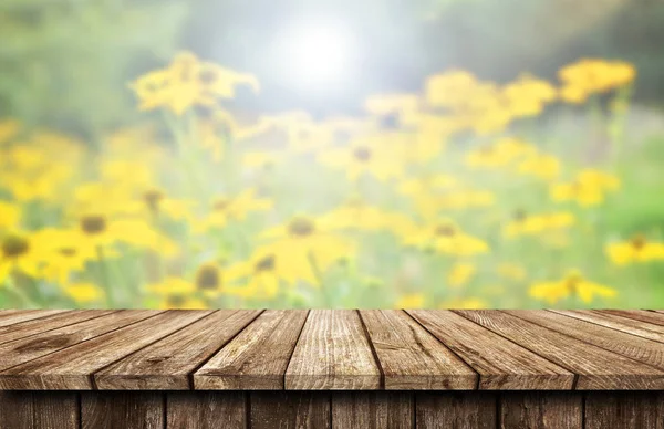 Fondo de mesa de madera vacío —  Fotos de Stock