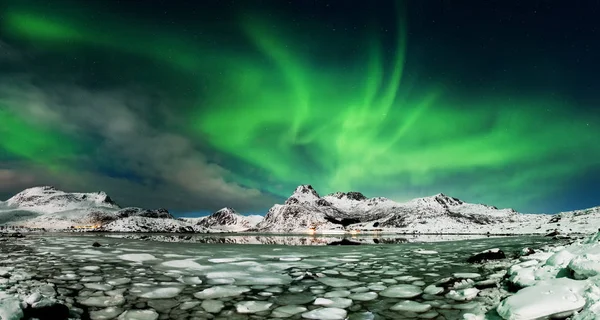 Aurora borealis landschap — Stockfoto