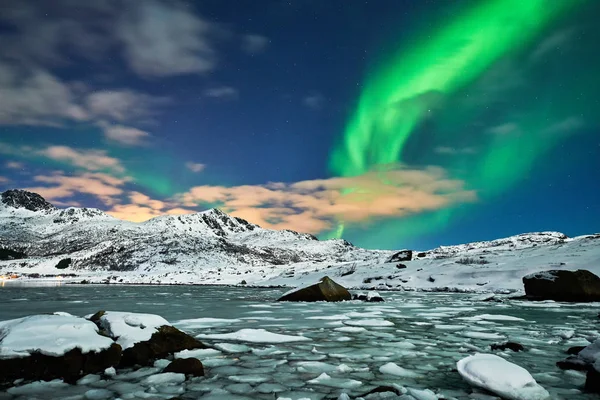 Aurora borealis landskap — Stockfoto