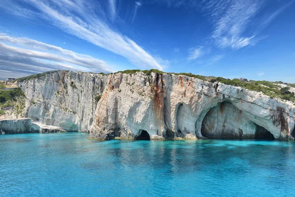 Grutas azuis na ilha de Zakynthos - Grécia — Fotografia de Stock