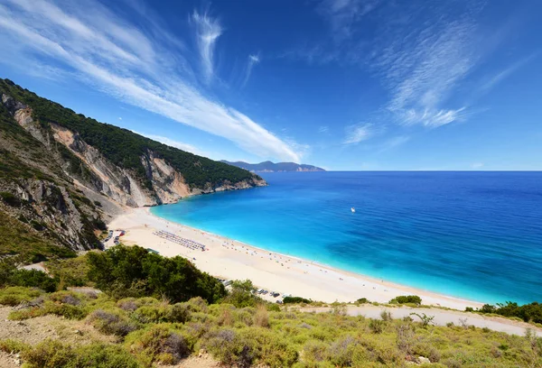 Praia famosa Mirtos na ilha de Kefalonia, na Grécia — Fotografia de Stock