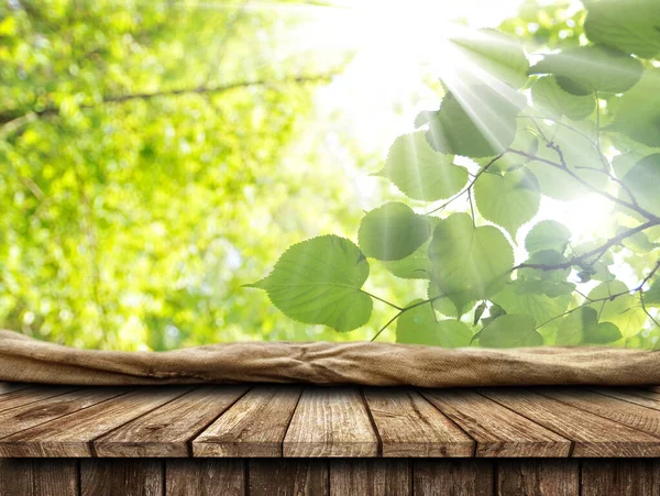 Lege houten tafel achtergrond — Stockfoto