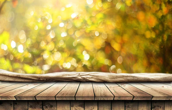 空の古い木製のテーブルの背景 — ストック写真