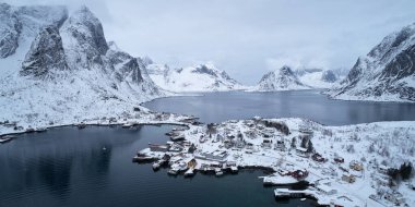 Drone 'dan alınan kış lofoteni manzarası