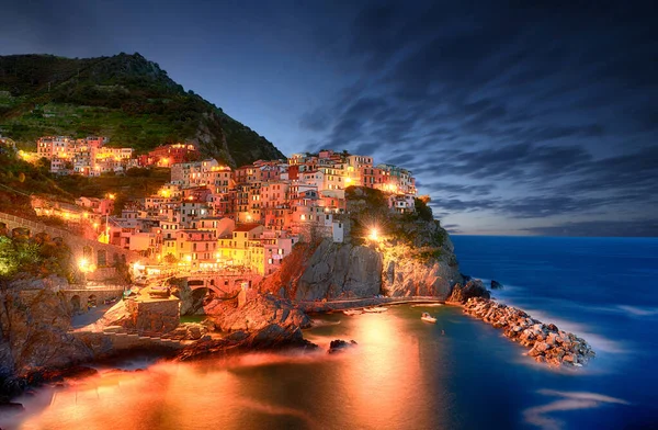 Célèbre ville de Manarola en Italie - Cinque Terre, Ligurie — Photo