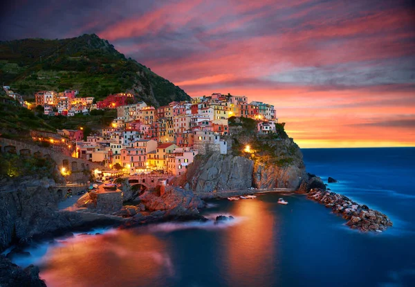 Célèbre ville de Manarola en Italie - Cinque Terre, Ligurie — Photo