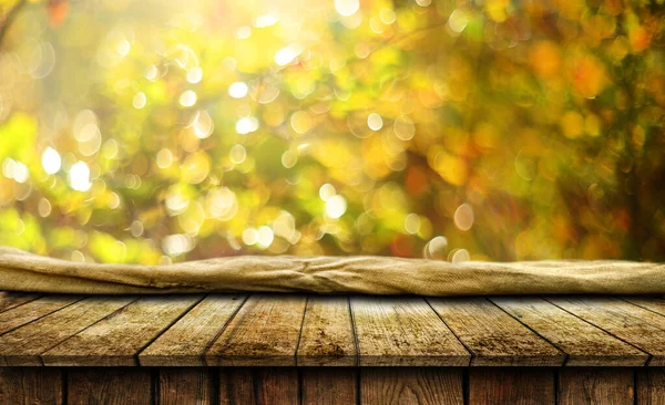 Fondo de mesa de madera viejo vacío —  Fotos de Stock