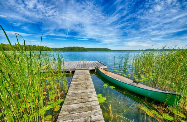 Krásný letní den na jezerní čtvrti Masuria v Polsku — Stock fotografie