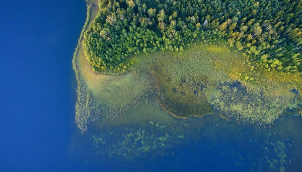 Letecká krajina od dronu - pobřeží — Stock fotografie