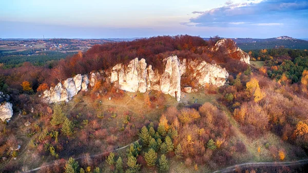 Herbst bei jura krakowsko-czestochowska in Polen - Drohnenschuss — Stockfoto