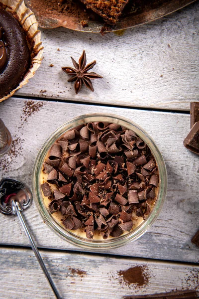 Delicioso Postre Chocolate Con Leche Con Centro Cremoso — Foto de Stock