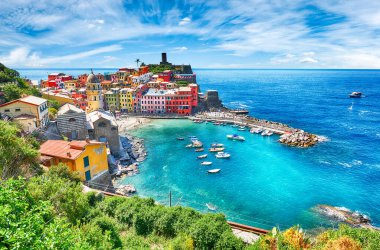 İtalya 'nın ünlü kenti Vernazza yaz boyunca