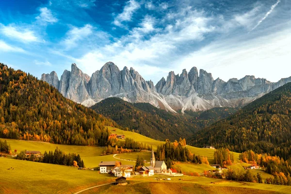 Kaunis Maisema Italian Dolomiitit Santa Maddalena — kuvapankkivalokuva