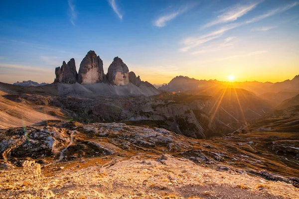 Hermoso Paisaje Montañas Atardecer Tre Cime Lavaredo — Foto de Stock