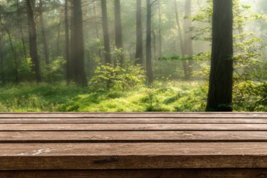 Boş eski tahta masa arkaplanı 