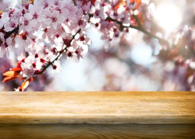 Eski boş tahta masa arkaplanı