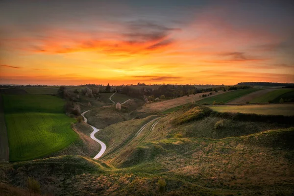 Ponidzie, Poland- Grodzisko Stardow 'da güzel bir günbatımı 