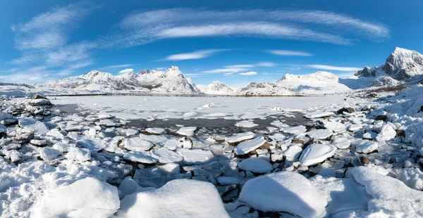 Winter Landscape Mountains Frozen Lake Panorama — Stock Photo, Image