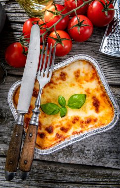 Lezzetli ev yapımı lazanya arka planı.