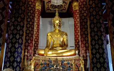 Bir Altın Buda resim antik tapınak Ayutthaya, Tayland