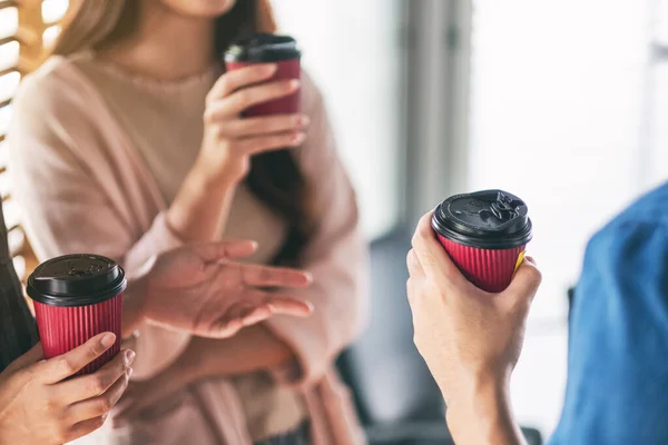 Mensen Genoten Ervan Samen Kantoor Praten Koffie Drinken — Stockfoto