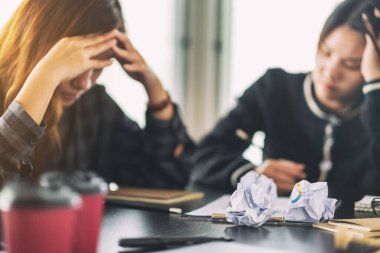 İş adamları iş görüşmelerinde sorun yaşarken strese giriyor