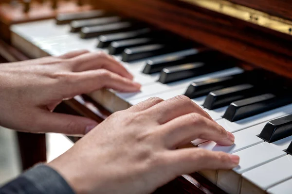 Closeup Image Hands Playing Vintage Wooden Grand Piano — Stock Photo, Image