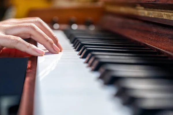 Closeup Image Hands Playing Vintage Wooden Grand Piano — Stock Photo, Image