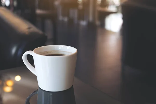 Imagen Primer Plano Una Taza Café Cerámica Blanca Café Caliente —  Fotos de Stock