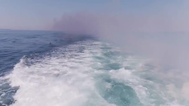 Black and Azov Sea, the territory of the conflict of Ukraine and Russia, the waters in which fired Ukrainian ships, the war of Russia with Ukraine, shooting the sea near Crimea, clear sunny weather — Stock Footage Black and Azov Sea, the territory of the conflict of Ukraine and Russia, the waters in which fired Ukrainian ships, the war of Russia with Ukraine, shooting the sea near Crimea, clear sunny weather Video Clip