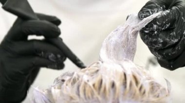 Saç boyama, yavaş hareket, kapatmak, sarışın