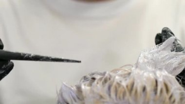 Saç boyama, yavaş hareket, kapatmak, sarışın