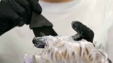 Saç boyama, yavaş hareket, kapatmak, sarışın