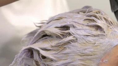 Saç boyama, yavaş hareket, kapatmak, sarışın