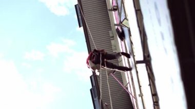 Endüstriyel Dağcı Reklam Reklam Panoları Kiev, Ukrayna Hizmet Vermektedir - 26 Ağustos 2019