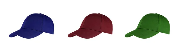 Cappelli da baseball colorati - su sfondo bianco . — Foto Stock