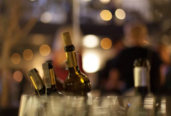 Weinflaschen Glas Und Bokeh Alkoholparty Luxusflaschen Mit Alkohol Wein — Stockfoto