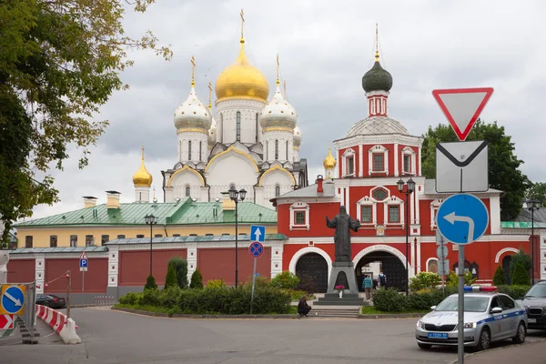 莫斯科 俄罗斯 2018年7月23日 Zachatevsky 修道院在 Khamovniki 这座修道院坐落在莫斯科的中心 — 图库照片